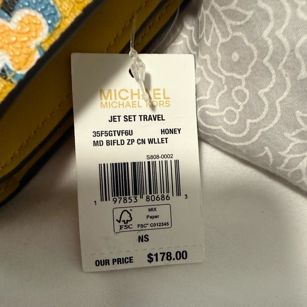 Michael by Michael Kors NWT Bifold Zip Coin wallet Stunning Yellow canvas! - Picture 2 of 10
